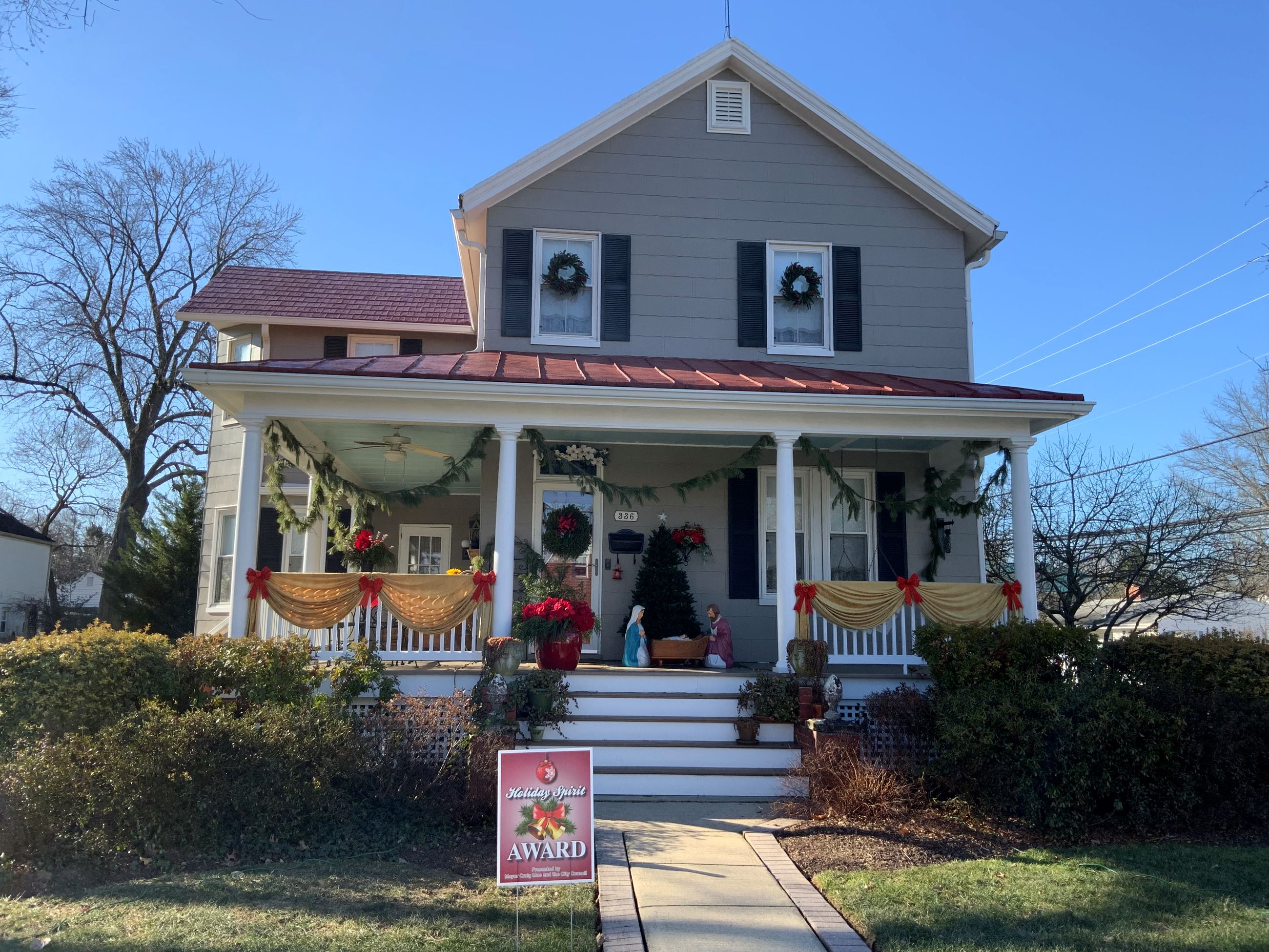 Holiday Decorations Winner - 336 Montgomery Street